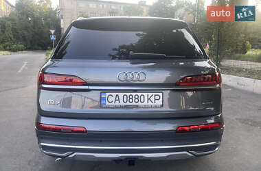 Внедорожник / Кроссовер Audi Q7 2021 в 