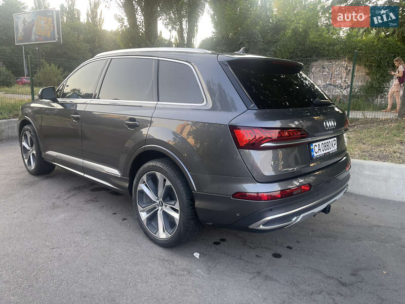 Внедорожник / Кроссовер Audi Q7 2021 в Киеве