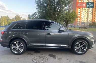 Внедорожник / Кроссовер Audi Q7 2021 в 