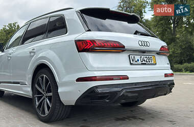 Внедорожник / Кроссовер Audi Q7 2020 в 