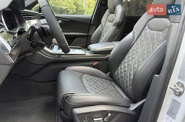 Внедорожник / Кроссовер Audi Q7 2020 в 