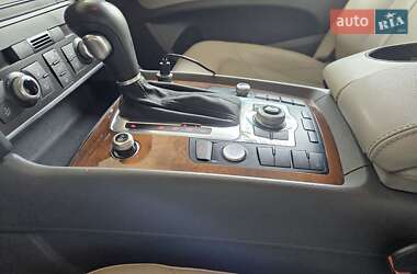 Внедорожник / Кроссовер Audi Q7 2010 в 