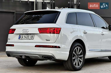 Внедорожник / Кроссовер Audi Q7 2017 в 