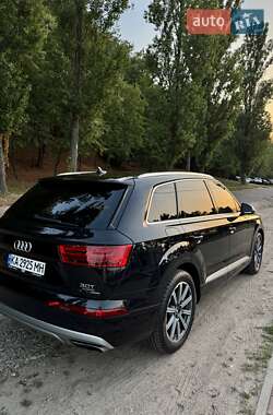 Внедорожник / Кроссовер Audi Q7 2016 в 