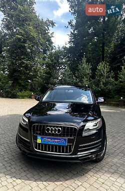 Позашляховик / Кросовер Audi Q7 2013 в 