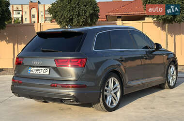 Внедорожник / Кроссовер Audi Q7 2016 в 