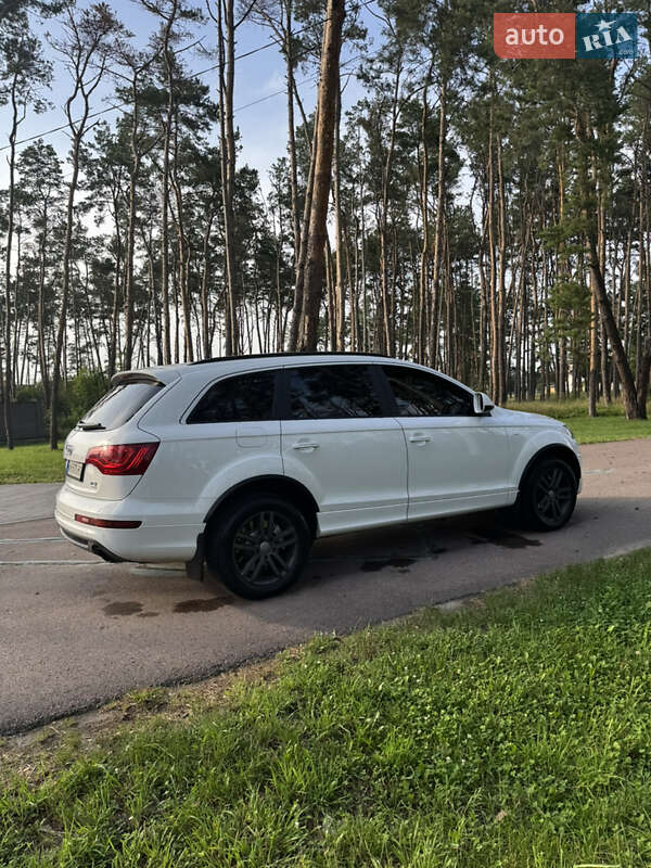 Позашляховик / Кросовер Audi Q7 2011 в Житомирі