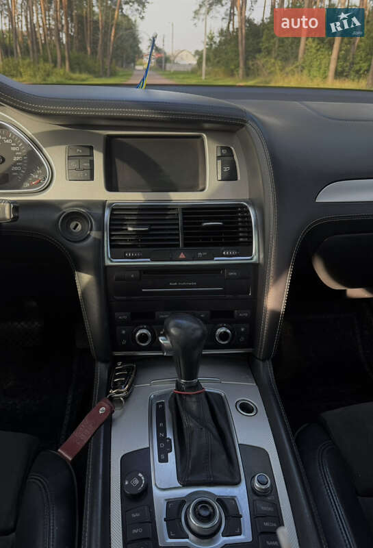 Позашляховик / Кросовер Audi Q7 2011 в Житомирі