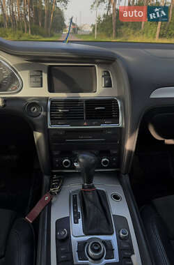 Позашляховик / Кросовер Audi Q7 2011 в 