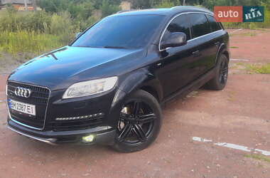 Позашляховик / Кросовер Audi Q7 2006 в Глухові