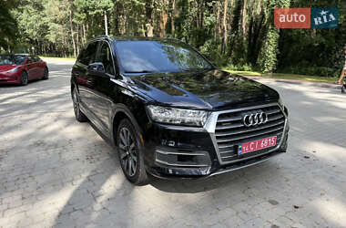 Внедорожник / Кроссовер Audi Q7 2017 в 