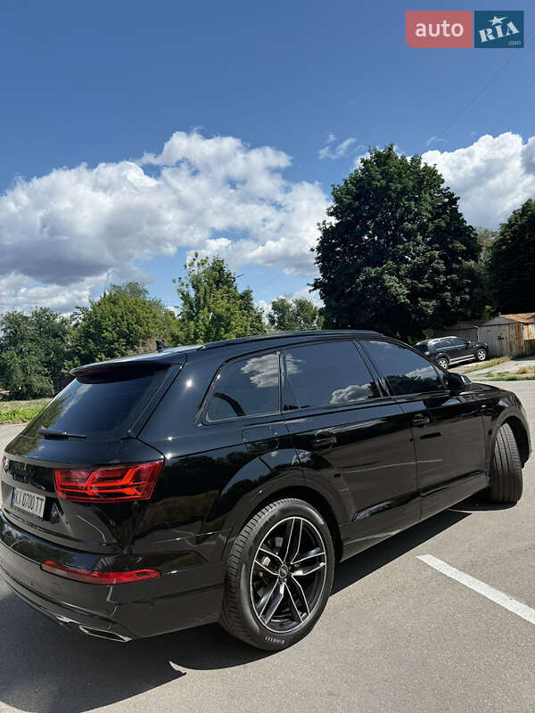 Внедорожник / Кроссовер Audi Q7 2018 в Киеве