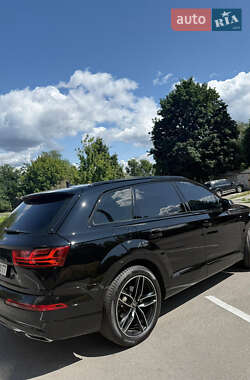 Внедорожник / Кроссовер Audi Q7 2018 в 