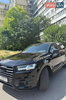 Внедорожник / Кроссовер Audi Q7 2018 в 