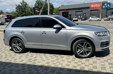 Внедорожник / Кроссовер Audi Q7 2017 в 