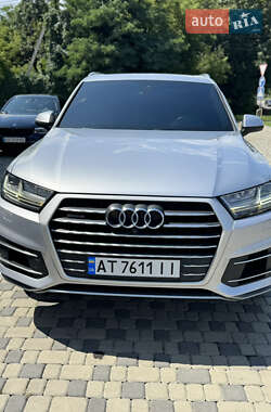 Внедорожник / Кроссовер Audi Q7 2017 в 