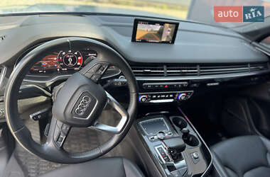 Внедорожник / Кроссовер Audi Q7 2017 в 