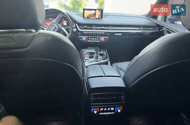 Внедорожник / Кроссовер Audi Q7 2017 в 