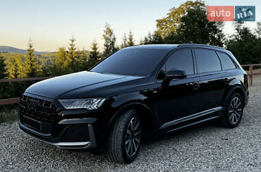 Внедорожник / Кроссовер Audi Q7 2021 в 