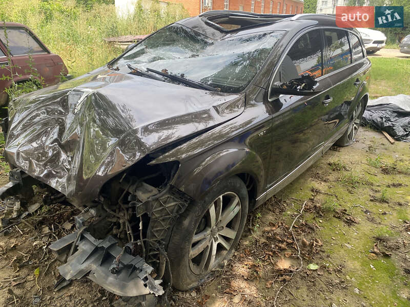 Внедорожник / Кроссовер Audi Q7 2011 в 