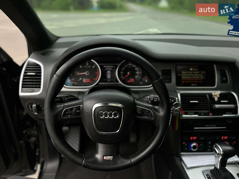 Внедорожник / Кроссовер Audi Q7 2010 в Луцке