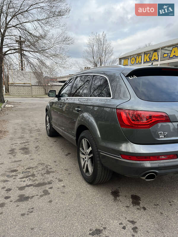 Внедорожник / Кроссовер Audi Q7 2014 в Кривом Роге
