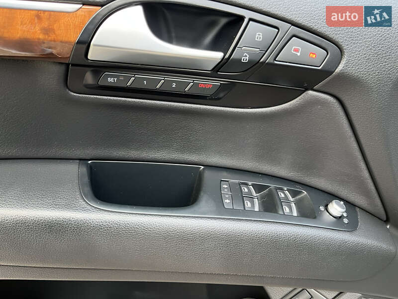 Внедорожник / Кроссовер Audi Q7 2014 в Кривом Роге