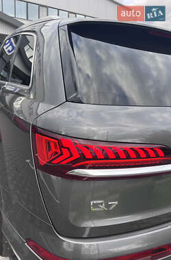 Внедорожник / Кроссовер Audi Q7 2023 в 