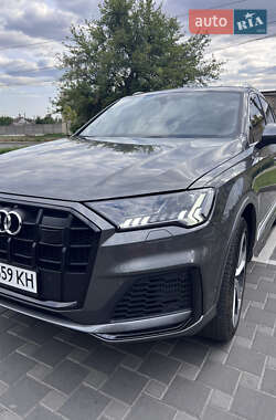 Внедорожник / Кроссовер Audi Q7 2023 в 