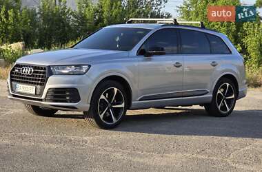 Внедорожник / Кроссовер Audi Q7 2018 в 