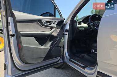Внедорожник / Кроссовер Audi Q7 2018 в 