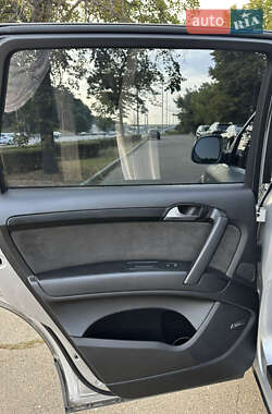 Внедорожник / Кроссовер Audi Q7 2006 в 