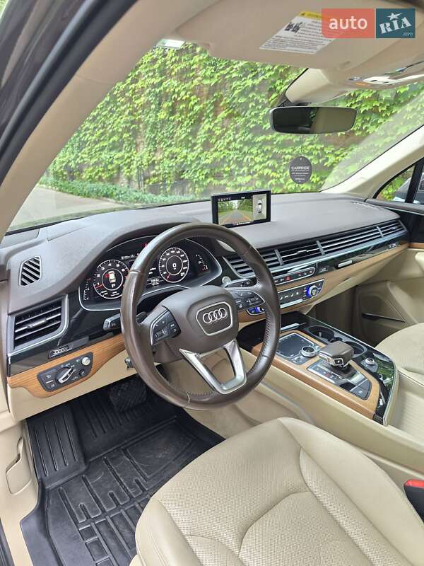 Позашляховик / Кросовер Audi Q7 2016 в Києві