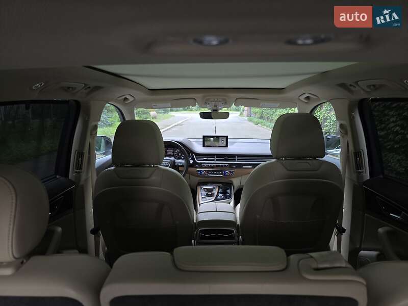 Позашляховик / Кросовер Audi Q7 2016 в Києві