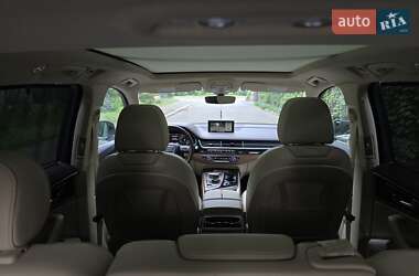 Внедорожник / Кроссовер Audi Q7 2016 в 