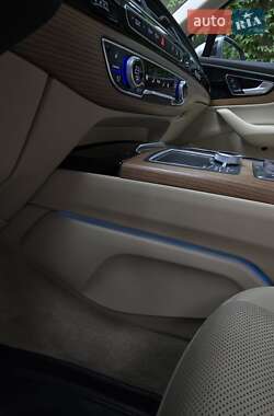 Внедорожник / Кроссовер Audi Q7 2016 в 