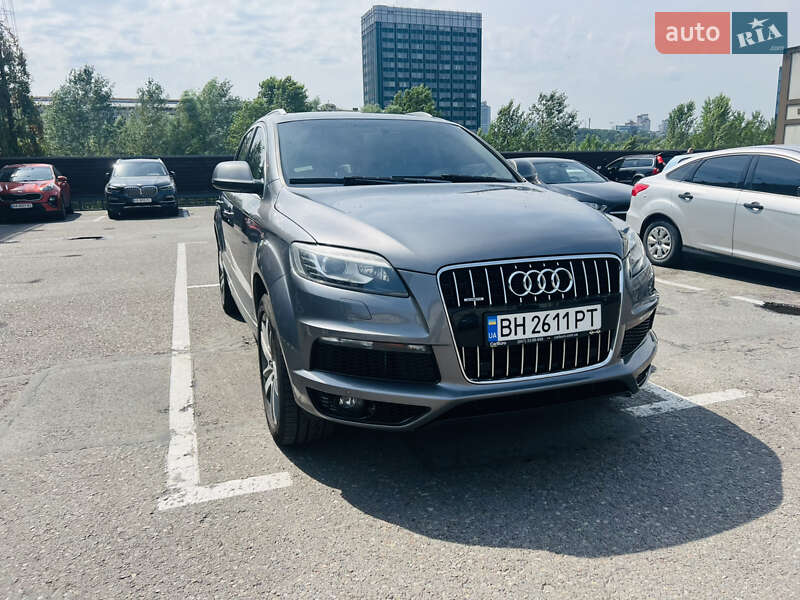 Внедорожник / Кроссовер Audi Q7 2010 в 