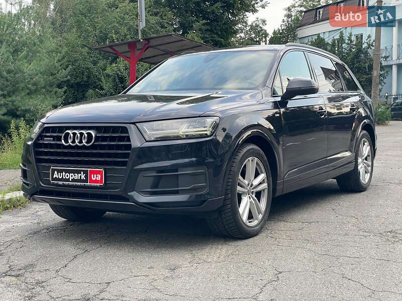 Внедорожник / Кроссовер Audi Q7 2017 в 