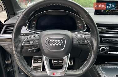 Внедорожник / Кроссовер Audi Q7 2017 в 