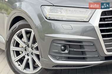 Внедорожник / Кроссовер Audi Q7 2016 в 