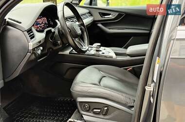 Внедорожник / Кроссовер Audi Q7 2016 в 