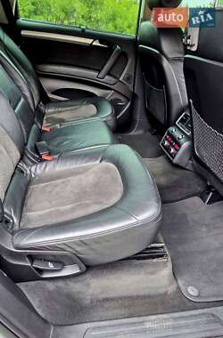 Внедорожник / Кроссовер Audi Q7 2010 в 