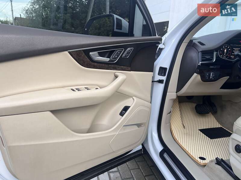 Внедорожник / Кроссовер Audi Q7 2018 в Ужгороде