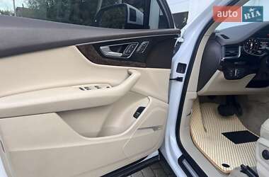 Внедорожник / Кроссовер Audi Q7 2018 в 