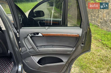 Внедорожник / Кроссовер Audi Q7 2012 в 