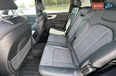 Внедорожник / Кроссовер Audi Q7 2022 в 