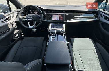 Внедорожник / Кроссовер Audi Q7 2022 в 