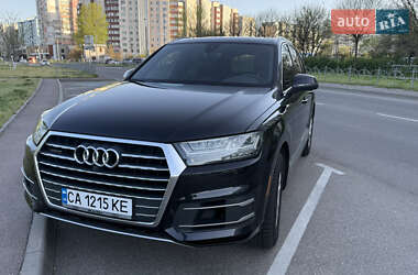 Внедорожник / Кроссовер Audi Q7 2016 в 