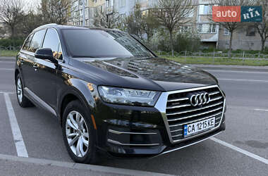 Внедорожник / Кроссовер Audi Q7 2016 в 