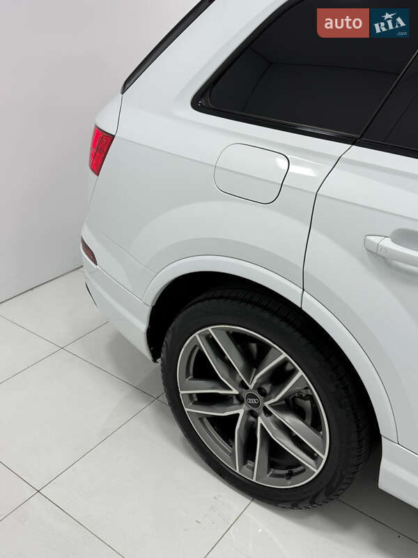 Внедорожник / Кроссовер Audi Q7 2017 в Одессе
